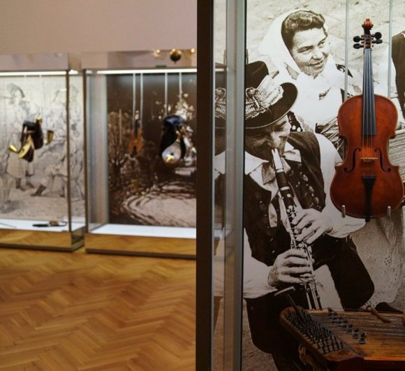Instruments… – see and hear the tradition