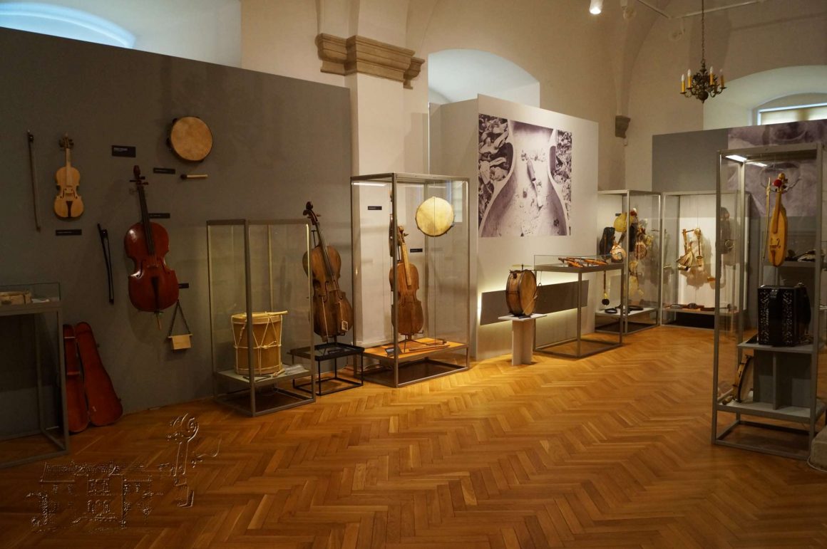 Warsztat, materia, dźwięk. Wystawa V Ogólnopolskiego Konkursu na Budowę Ludowych Instrumentów Muzycznych