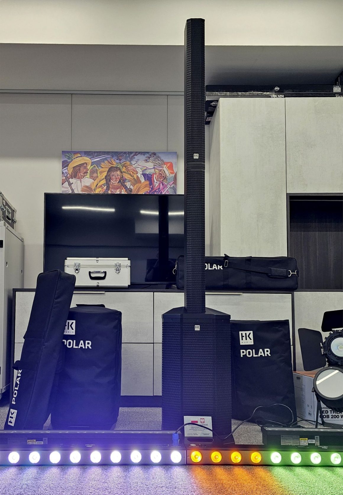 Sprzęt oświetleniowy i nagłośnieniowy zakupiony w ramach projektu „Zakup i dostawa wyposażenia optymalizującego warunki działalności Muzeum”, który otrzymał dofinansowanie ze środków Ministra Kultury i Dziedzictwa Narodowego z programu „Infrastruktura kultury”, ze środków pochodzących z Funduszu Promocji Kultury. Dodatkowe wsparcie zapewnił Samorząd Województwa Mazowieckiego, współfinansując projekt.